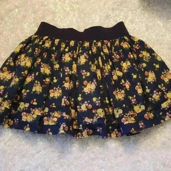 Abercrombie Kids mini skirt - Picture 7 of 8